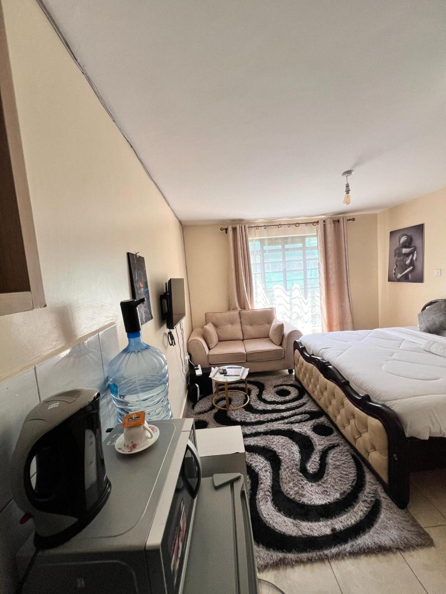Lora's Getaway Appartement *